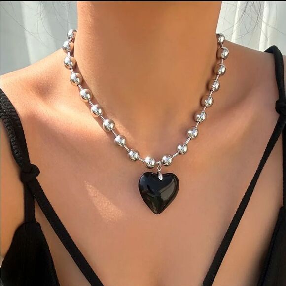 💲6️⃣ Bundled ✔️Gothic Style Large Silver Beaded Black Heart Pendant Necklace - Picture 4 of 8